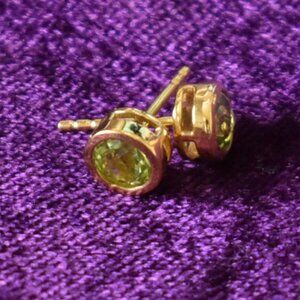 Arizona Peridot Stud Earrings
